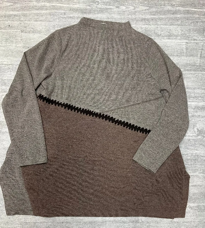 Top Long Sleeve By Cmc In Grey, Size: M