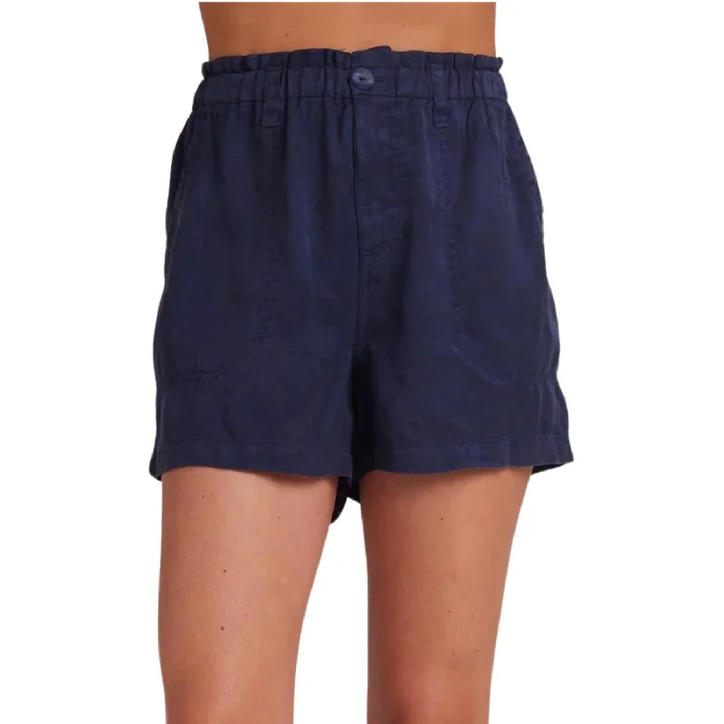 Callie Shorts In Navy