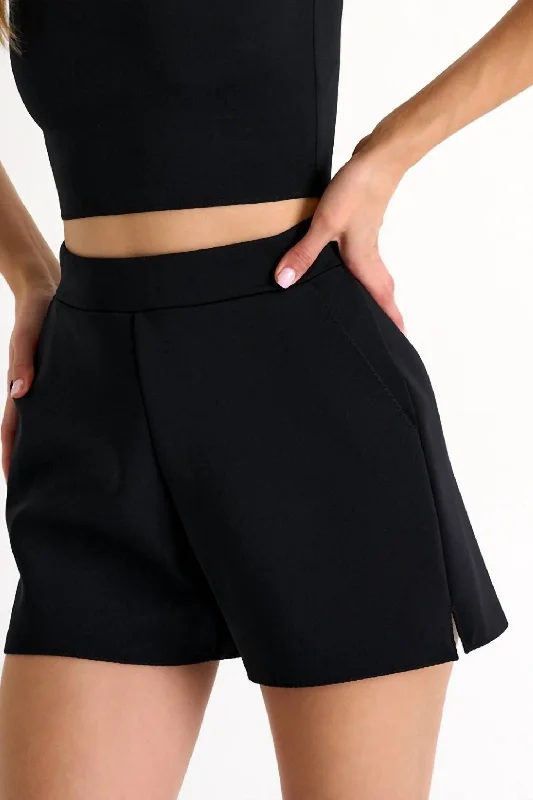 Sofia Classic Short In Black